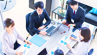 マーケター/リサーチャーのイメージ